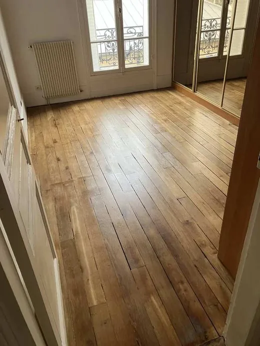 Parquet après ponçage et vitrification — Paris 15e